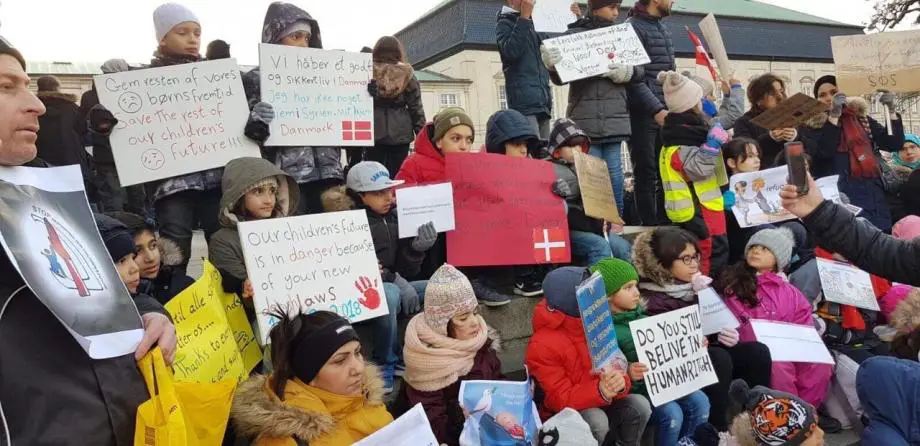 الدنمارك تسحب عشرات الإقامات من السوريين و تطالب أصحابها بالرحيل فوراً