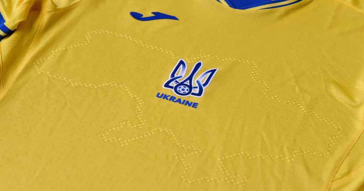 يويفا يأمر المنتخب الأوكراني بإزالة شعار مثير للجدل عن القميص قبل مباراته مع هولندا