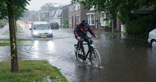 rsz flooded street rain storm netherlands