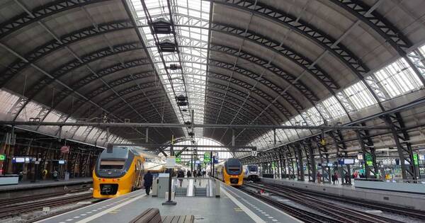 محطة القطارات المركزية في أمستردام هولندا