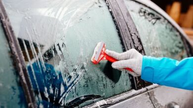 إزالة الجليد عن السيارات