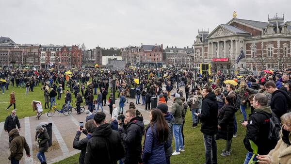 مظاهرة أمستردام ضد كورونا