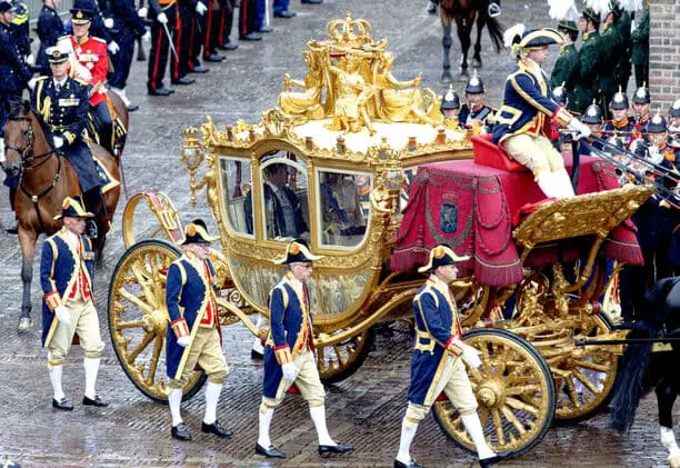 يوم الأمير العربة الذهبية هولندا الميزانية العرش