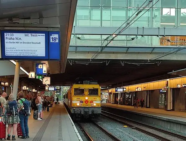 قطار ليلي أمستردام براغ درسدن