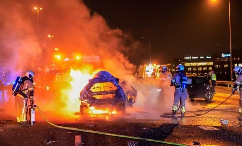 حادث سير تسبب باشتعال النيران في السيارات - أمرسفورت