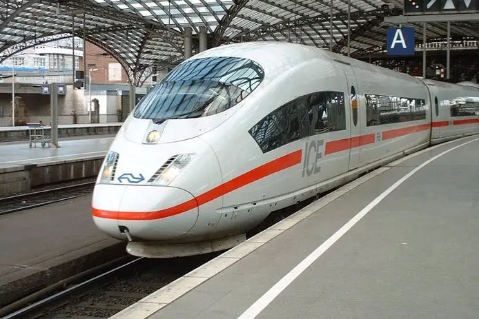 القطار السريع الدولي الألماني ICE دويتشه بان