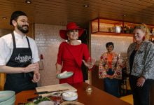 الملكة ماكسيما تفتتح مطعم للاجئين في أمستردام