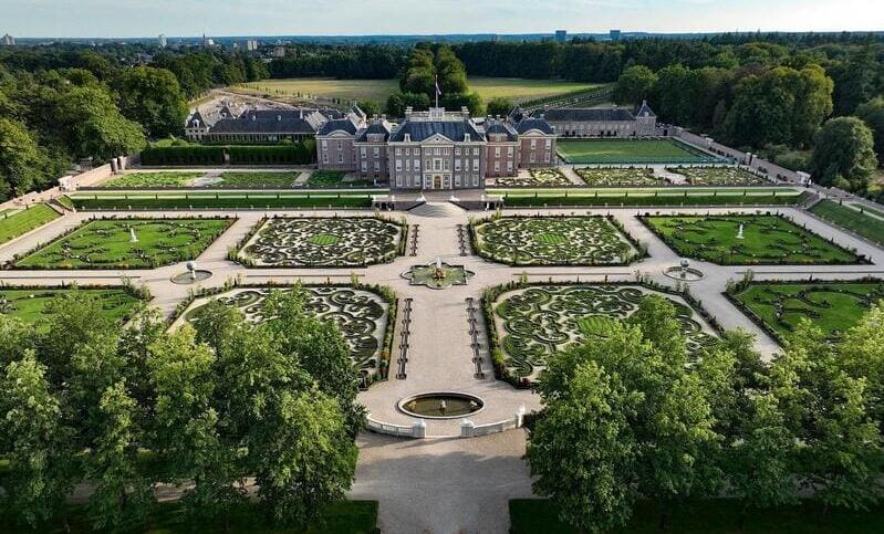 حدائق قصر بيلس هيت لو